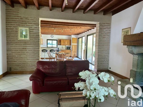 Maison 8 pièces de 240 m² à Tonneins (47400)