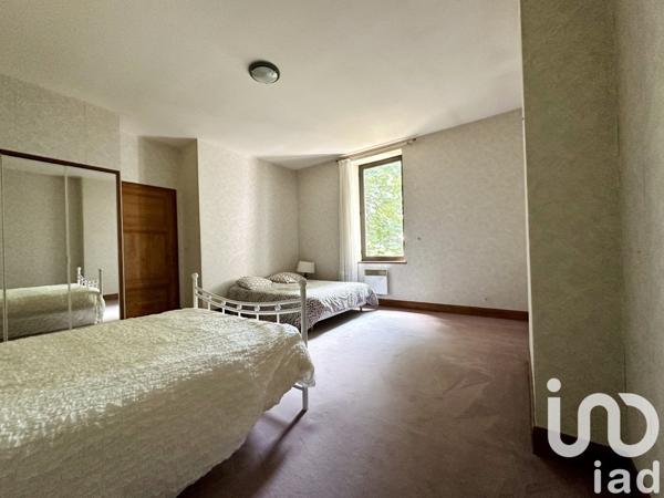 Maison 8 pièces de 240 m² à Tonneins (47400)