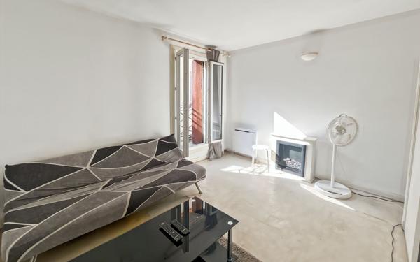 Immeuble à vendre    3 pièces •  Béziers