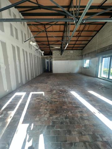 Local commercial Laval Le Bourny 120 m²