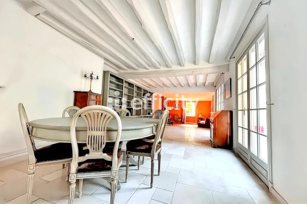 Maison
         9 pièces
        - 345 m² Bien prestige 419 000 € *