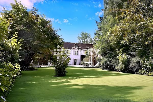 Maison
         9 pièces
        - 345 m² Bien prestige 419 000 € *