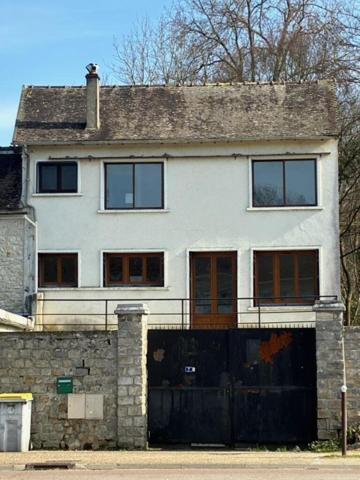 Maison 3 pièces, jardin et garage, fort potentiel