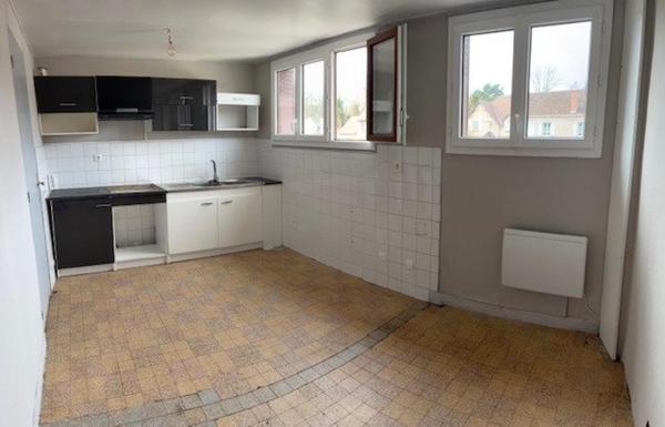 Maison 3 pièces, jardin et garage, fort potentiel
