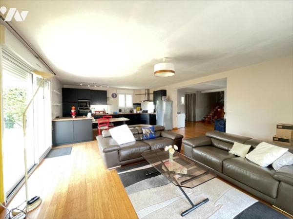 Maison 171 m² 6 pièces. Beaux volumes et emplacement idéal