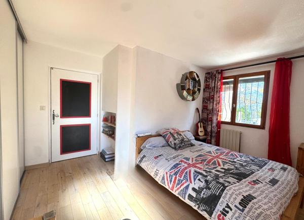 APPARTEMENT T5 CALVISSON 100 M2