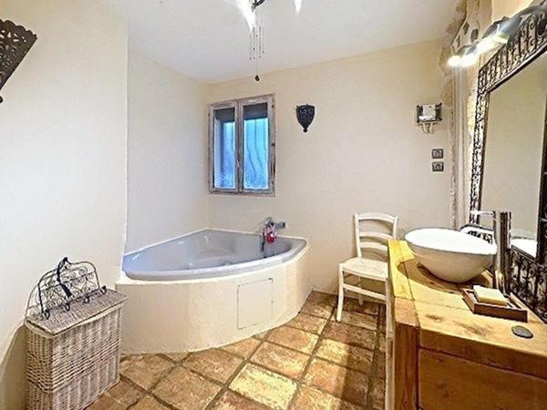 APPARTEMENT T5 CALVISSON 100 M2