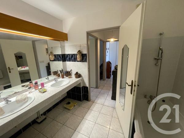 Appartement F3 à vendre  3 pièces - 65 m2 ST DENIS - 974