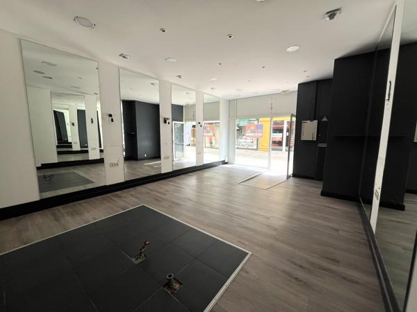 Local commercial à louer dans la rue de Paris. Prix raisonnable. Emplacement numéro 1 à Villeneuve sur Lot , Villeneuve sur lot