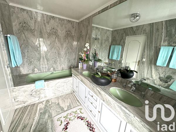 Maison à vendre 11 pièces 390 m² Saint-Maur-des-Fossés