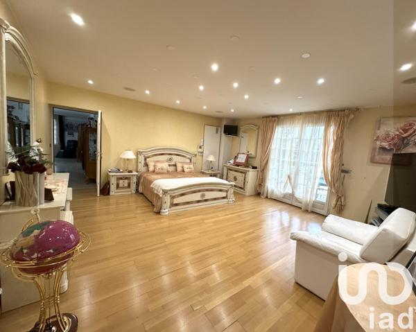 Maison à vendre 11 pièces 390 m² Saint-Maur-des-Fossés
