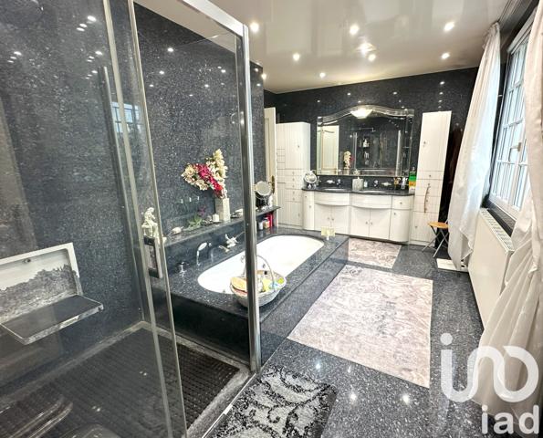 Maison à vendre 11 pièces 390 m² Saint-Maur-des-Fossés
