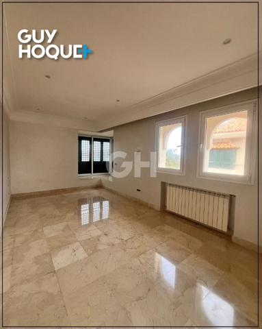 Villa Luxueuse avec 5 Suites ,piscine et Jardin Splendide