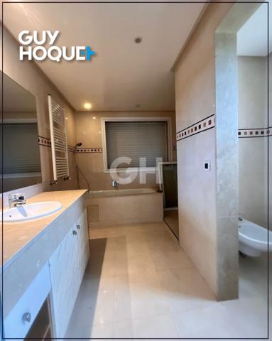 Villa Luxueuse avec 5 Suites ,piscine et Jardin Splendide