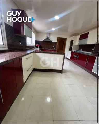 Villa Luxueuse avec 5 Suites ,piscine et Jardin Splendide