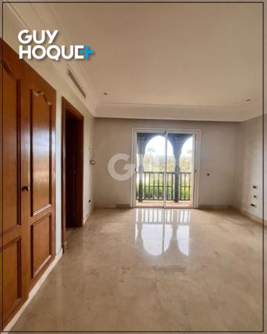 Villa Luxueuse avec 5 Suites ,piscine et Jardin Splendide