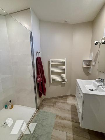 SAINT-CHRISTOPHE-DU-BOIS – BOURG – MAISON DE PLAIN-PIED EN PIERRE