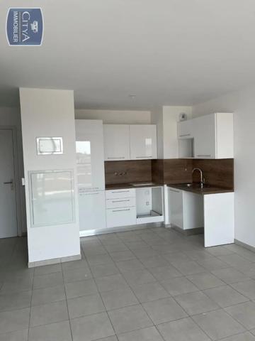 Appartement à louer 3 pièces 57.94m² Arles (13200)