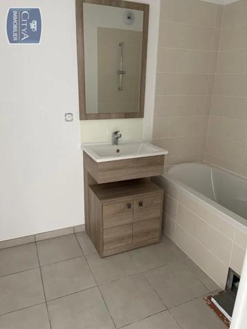 Appartement à louer 3 pièces 57.94m² Arles (13200)
