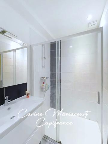 Immeuble de rapport au cœur de La Crèche (79): deux T2, deux T3 et un local commercial