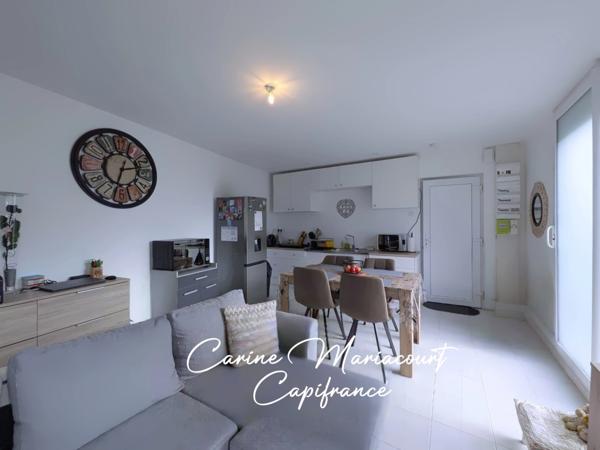 Immeuble de rapport au cœur de La Crèche (79): deux T2, deux T3 et un local commercial