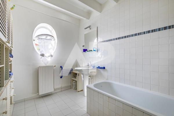 Séduisante demeure - RARE - Quartier Percy Schneider €1 240 000 ** - Ref : 83345837I