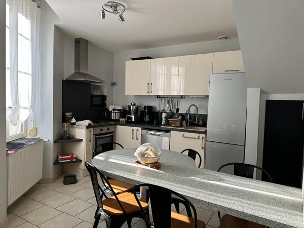 Maison de ville 4 chambres entièrement rénovée !