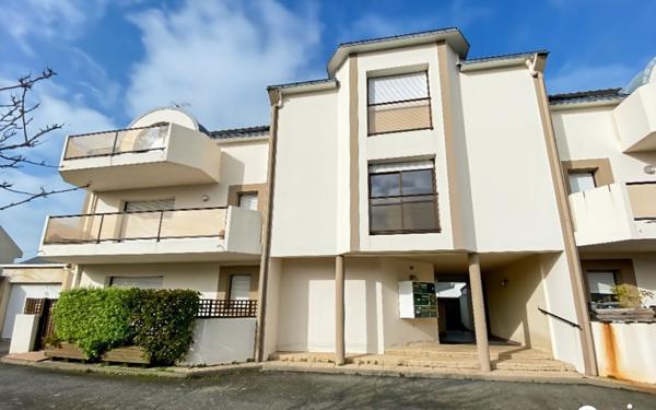 Appartement à louer    1 pièce •  Larmor-Plage