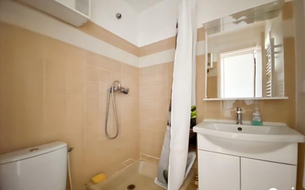 Appartement à louer    1 pièce •  Larmor-Plage