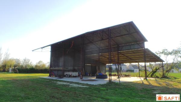 Bien rare ancien corps de ferme avec grange restaurée en maison d'habitation et longère