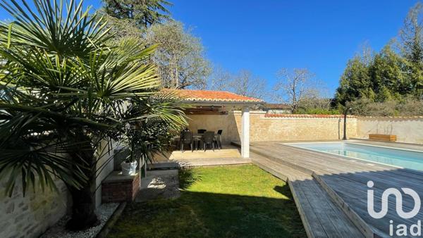 Maison 6 pièces de 153 m² à Saint-Yrieix-sur-Charente (16710)