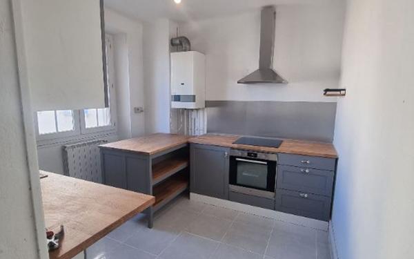 Appartement à louer    3 pièces •  Bourg-Saint-Andéol