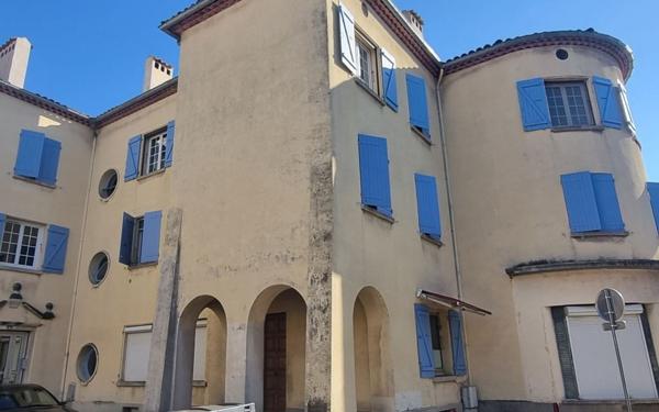 Appartement à louer    3 pièces •  Bourg-Saint-Andéol