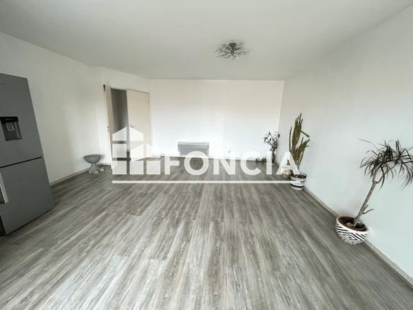 Location Appartement 4 pièces 84.4 m² - PATIO DES CISTES Marseille 13010