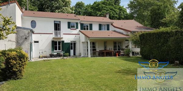 L'HAY LES ROSES-LES BLONDEAUX-MAISON DE 175 M2+90M2 (GARAGE-ATELIER-BUANDERIE)-5 CHAMBRES- PARCELLE ARBOREE DE 520 M2.