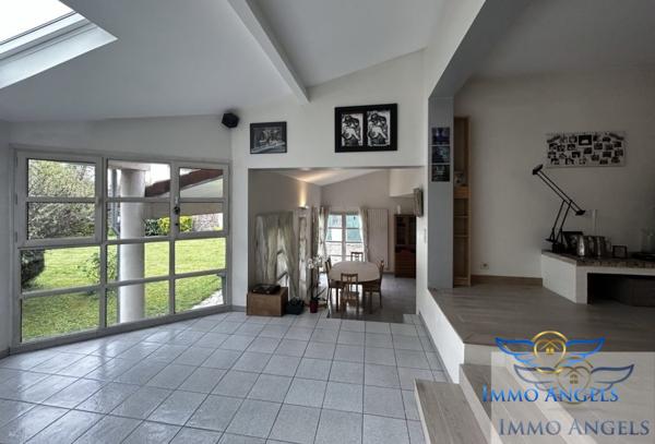 L'HAY LES ROSES-LES BLONDEAUX-MAISON DE 175 M2+90M2 (GARAGE-ATELIER-BUANDERIE)-5 CHAMBRES- PARCELLE ARBOREE DE 520 M2.