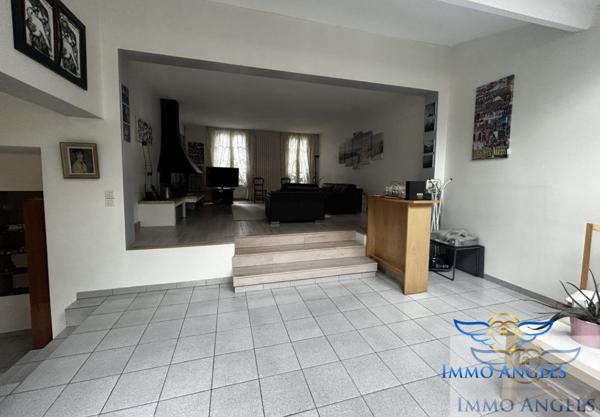 L'HAY LES ROSES-LES BLONDEAUX-MAISON DE 175 M2+90M2 (GARAGE-ATELIER-BUANDERIE)-5 CHAMBRES- PARCELLE ARBOREE DE 520 M2.