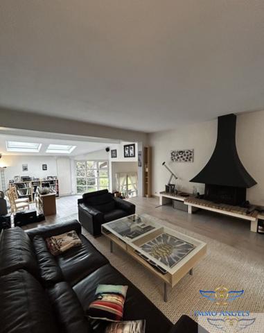 L'HAY LES ROSES-LES BLONDEAUX-MAISON DE 175 M2+90M2 (GARAGE-ATELIER-BUANDERIE)-5 CHAMBRES- PARCELLE ARBOREE DE 520 M2.