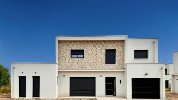 BRAIN SUR L'AUTHION : Belle maison contemporaine d'architecte avec vie de plain-pied, 4 chambres, garage et jardin.