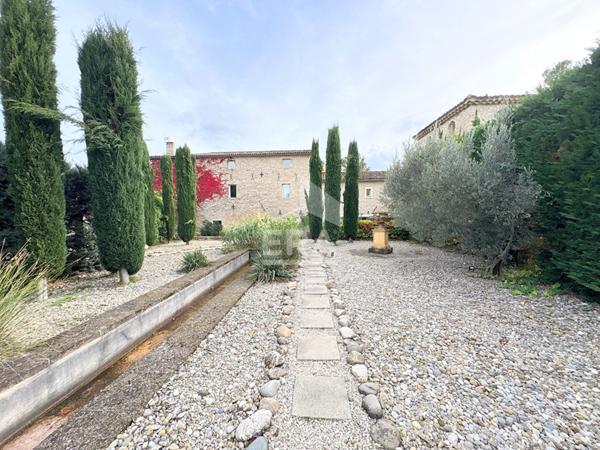 A LOUER LE PUY SAINTE REPARADE APPARTEMENT 2 PIECES 45.5 M² AVEC JARDIN, CAVE ET PLACE DE STATIONNEMENT