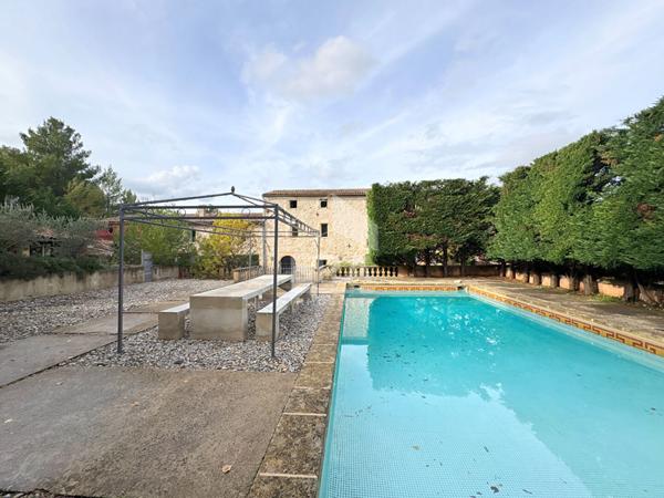 A LOUER LE PUY SAINTE REPARADE APPARTEMENT 2 PIECES 45.5 M² AVEC JARDIN, CAVE ET PLACE DE STATIONNEMENT