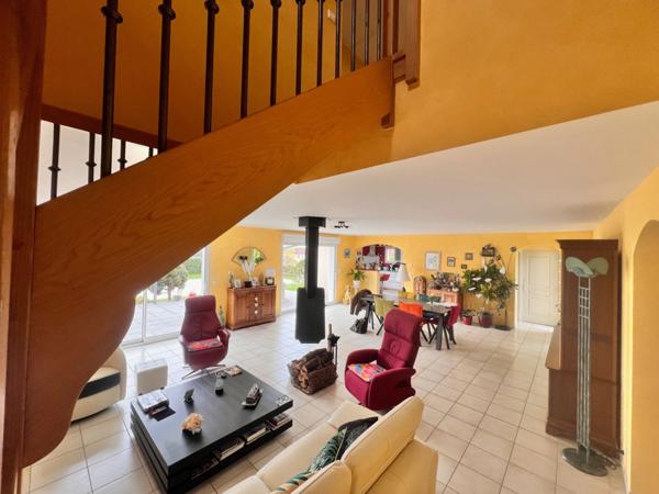 Maison à vendre 7 pièces LE PALAIS SUR VIENNE (87)
