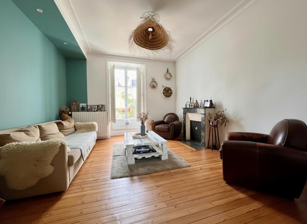 EXCLUSIVITE – Boulevard Dalby – Appartement trois chambres et un bureau