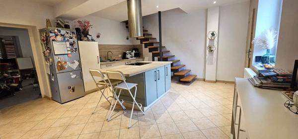 MAISON EN PIERRE 210m2 AVEC TERRAIN PISCINE.