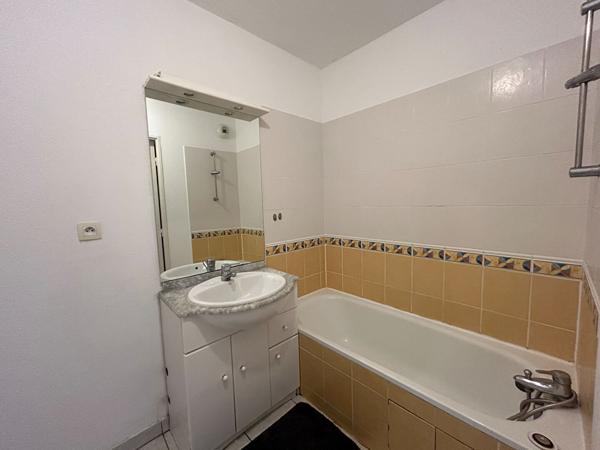 A LOUER - Appartement Dax 3 pièces 68 m2 - 2 chambres - balcon - parking