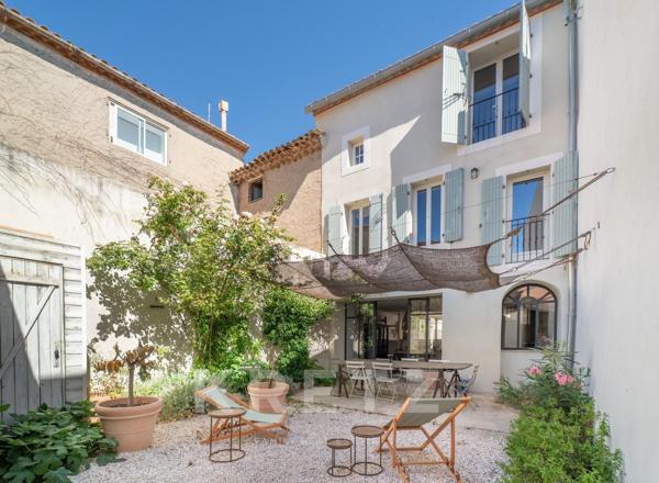 Maison de caractère rénovée, 4 suites, patio intimiste