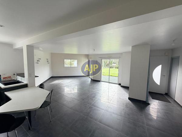 Vente maison La Chapelle De Brain : 282 820 € - AJP By Marie