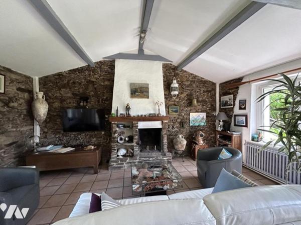 Port-Saint-Père –(vente en nue-propriété)  Maison en pierre avec dépendances 