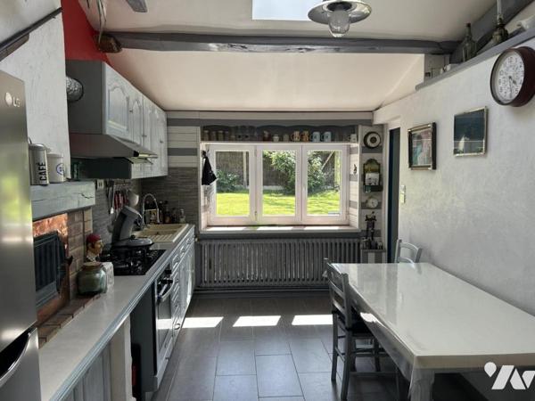 Port-Saint-Père –(vente en nue-propriété)  Maison en pierre avec dépendances 