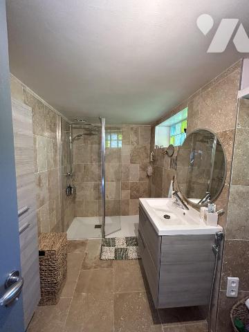 Port-Saint-Père –(vente en nue-propriété)  Maison en pierre avec dépendances 